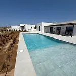 Villa Faragas Hill Angairia
