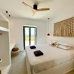 Villa Faragas Hill Angairia