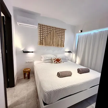 Faragas Hill Villa *