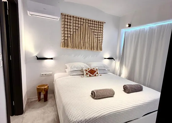 Faragas Hill Villa *